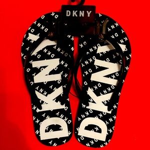 DKNY Flip Flop Thongs All Over Print Womens Sz 7